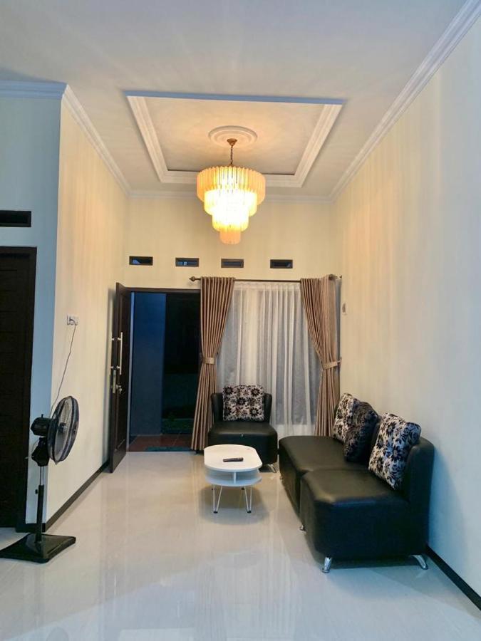 Guest House / Homestay Bukit Mutiara Residence Ngingas Exteriör bild