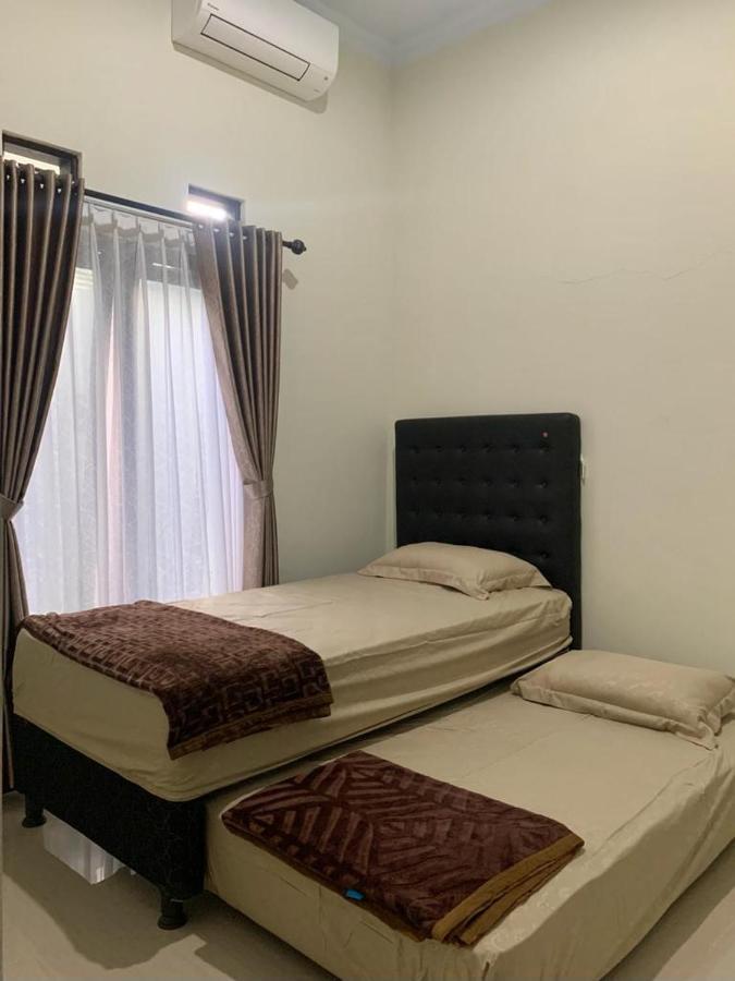 Guest House / Homestay Bukit Mutiara Residence Ngingas Exteriör bild