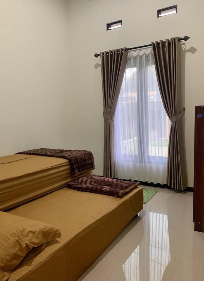 Guest House / Homestay Bukit Mutiara Residence Ngingas Exteriör bild