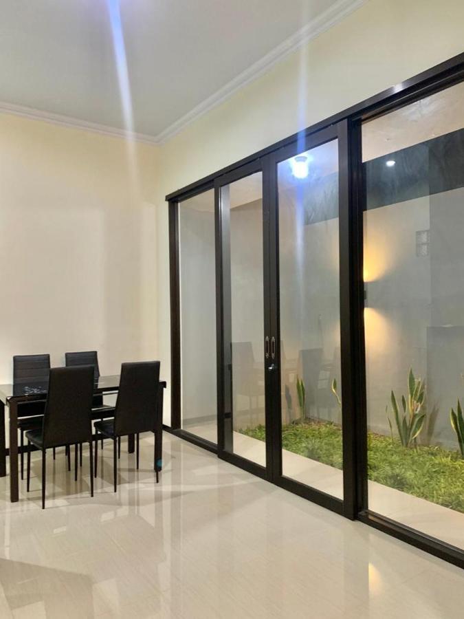 Guest House / Homestay Bukit Mutiara Residence Ngingas Exteriör bild